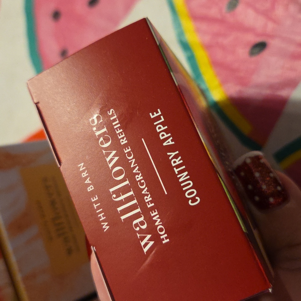 Nwt White Barn Country Apple Wallflowers Home Fragrance Refills - Picture 2 of 3